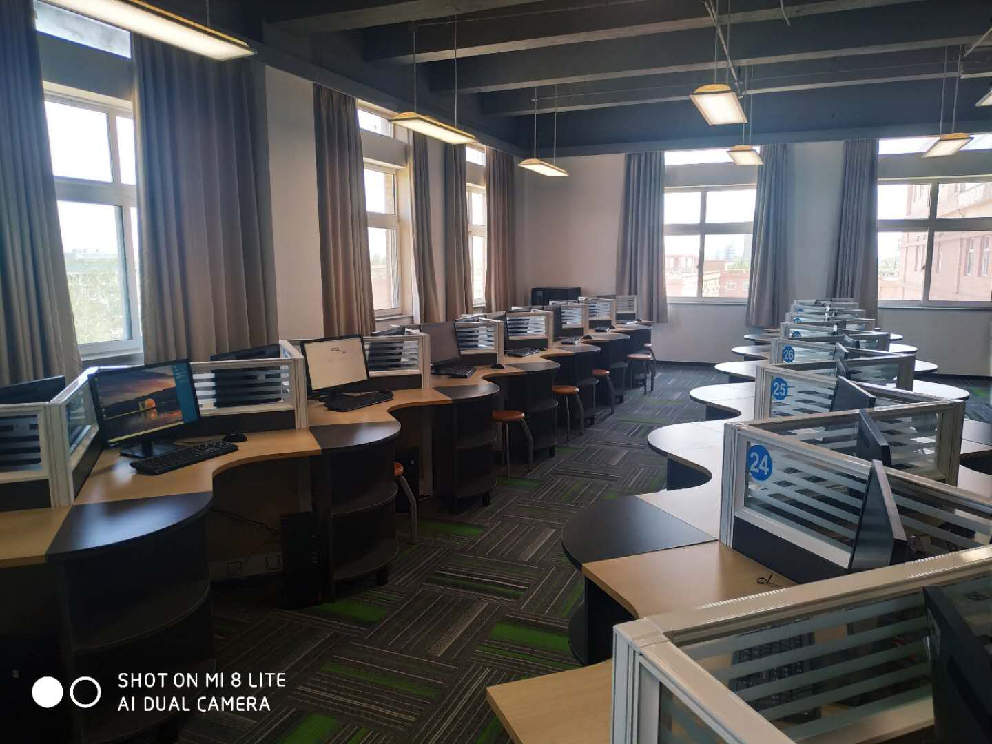 助力國(guó)際學(xué)校，智慧課堂上線！